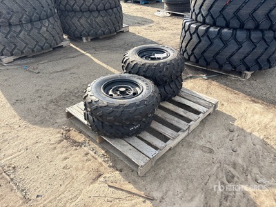 Quantity of (4) Maxxis (2) 25 x 10-12 Équipements pour pneus (Unused) - Fits 2023 Honda TRX520FA6