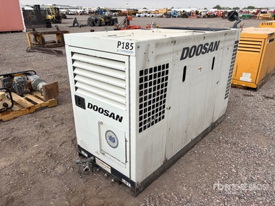 2017 Doosan P185WDOT4F 185 cfm Skid-Mounted Sprężarka powietrza