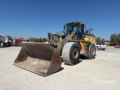 2019 John Deere 744K Wheel Loader