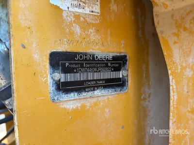 2019 John Deere 744K ホイールローダー
