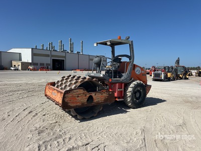 2010 Hamm 3007P Compacteur à tambour à pieds dameurs