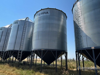 Cranfeild  +/- 4900 bu 5 Ring Hopper صومعة الحبوب