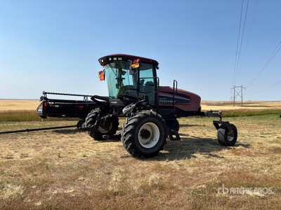 MacDon M150 Premier Swather الة الحصاد