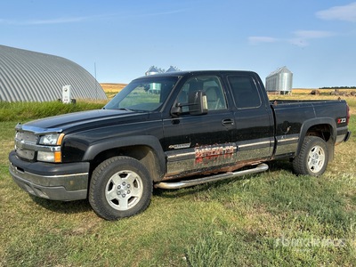 2004 Chevrolet 1500 Z71 4x4 Extended Cab Pickup