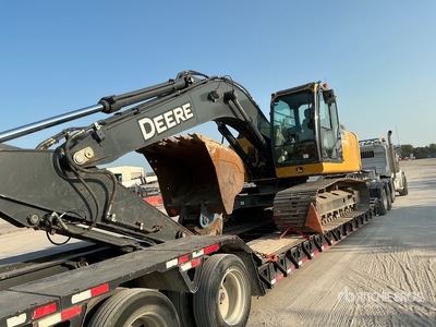 2019 John Deere 210G LC Tracked Excavator