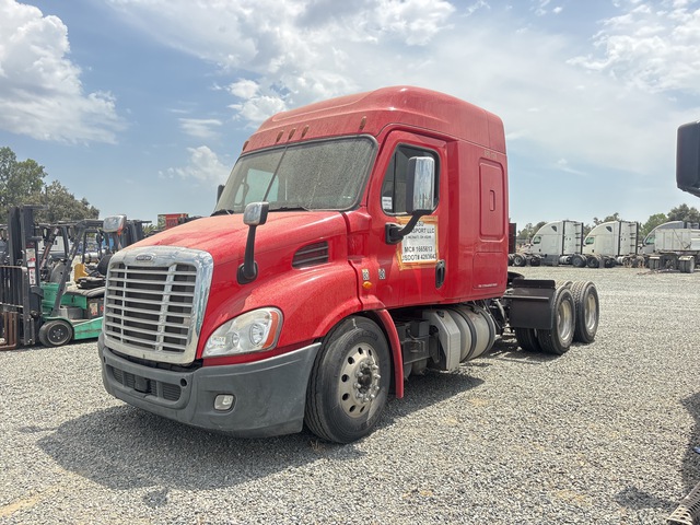 2018 Freightliner Cascadia 113 6x4 T/A Sleeper Truck Tractor