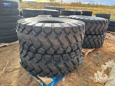 Quantity of (4) Bedrock E-3E 20.5x25 إطارات المعدات (Unused)