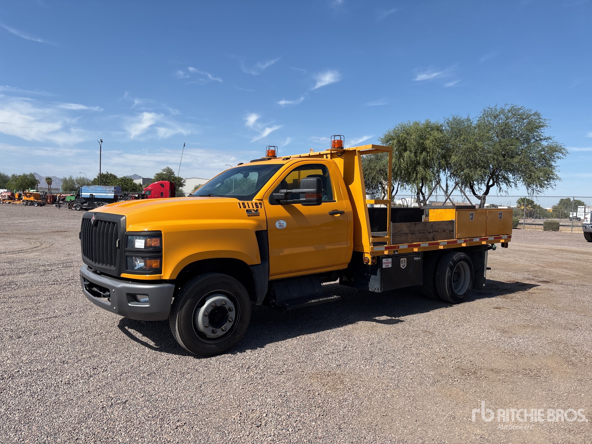 2020 Interstate CV515 4x2 Flatbed Truck