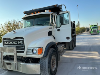 2007 Mack CV713 T/A Camión dumper