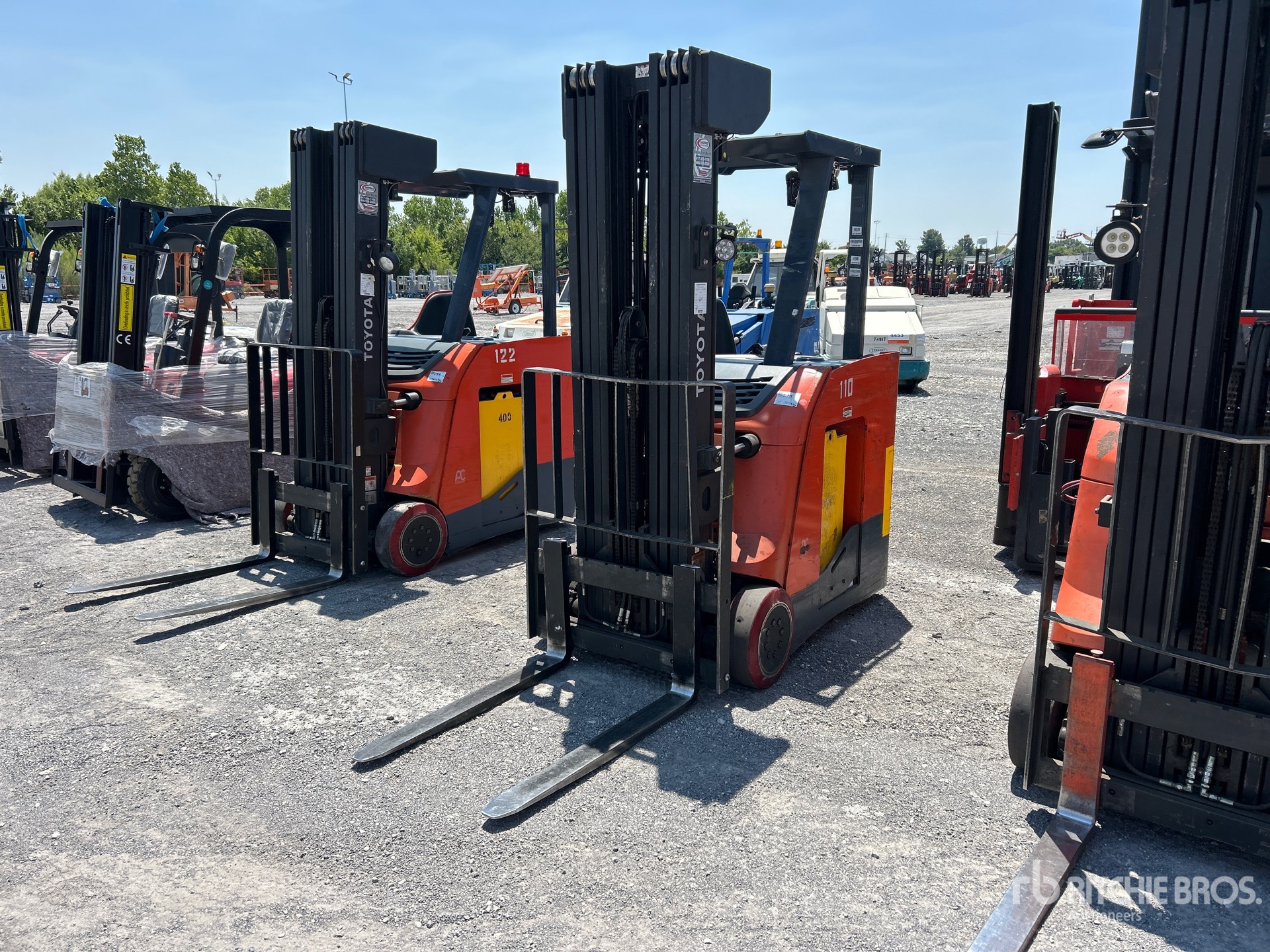 Toyota 8BNCU18 3500 lb Electric Forklift