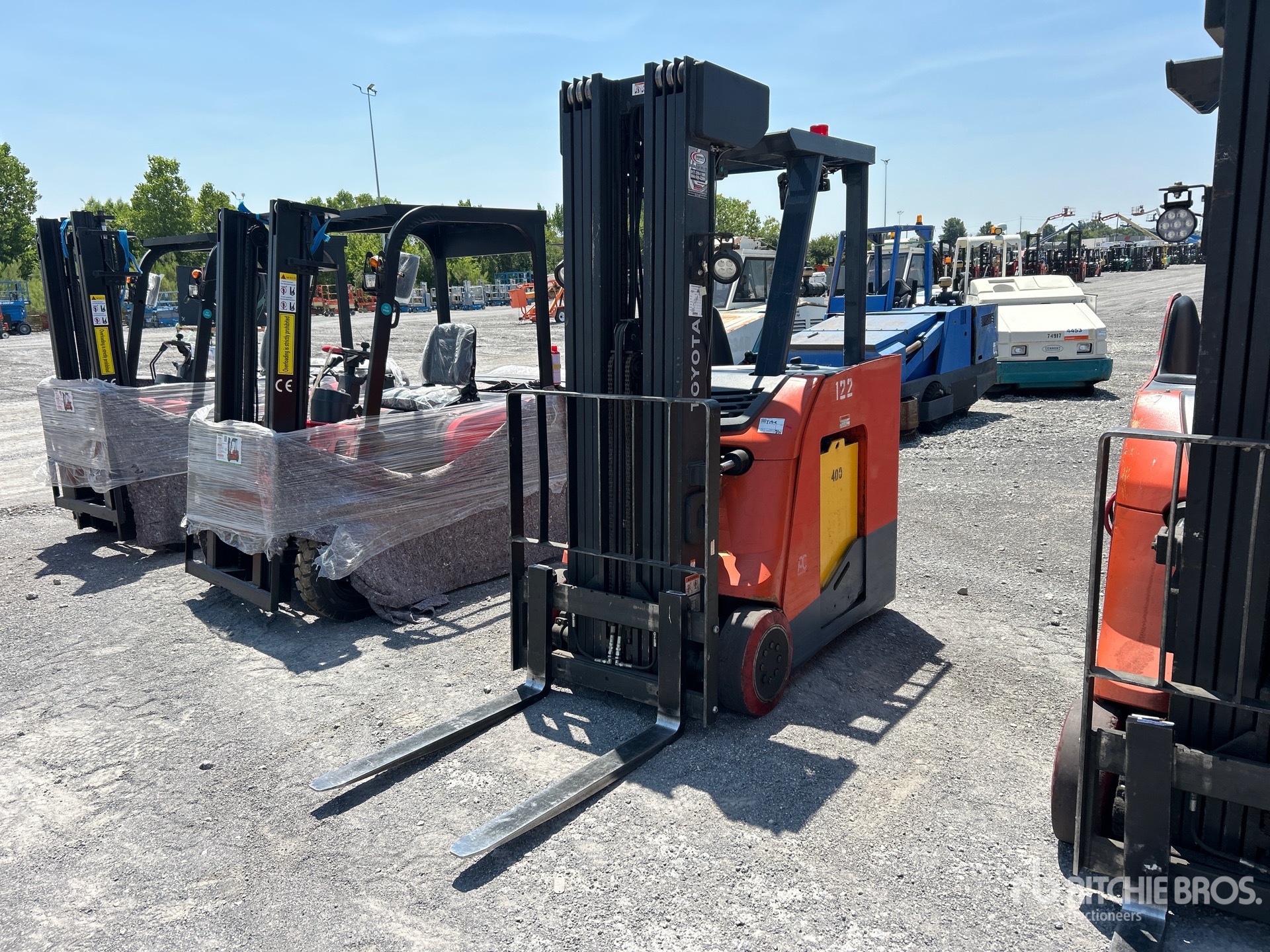 Toyota 8BNCU18 3500 lb Electric Forklift