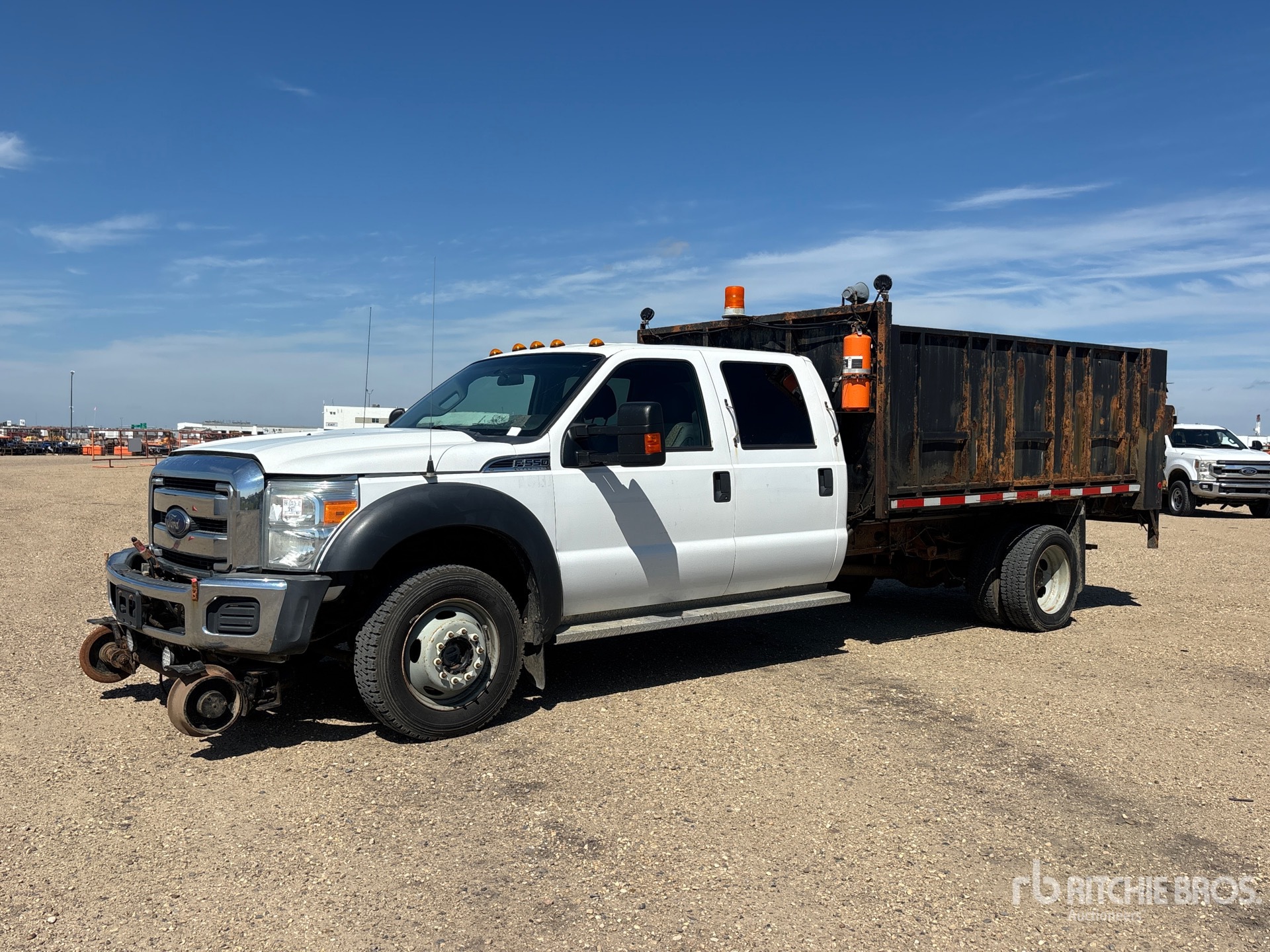 2015 Ford F-550 XLT 4x4 Crew Cab Hi Rail Flatbed Truck