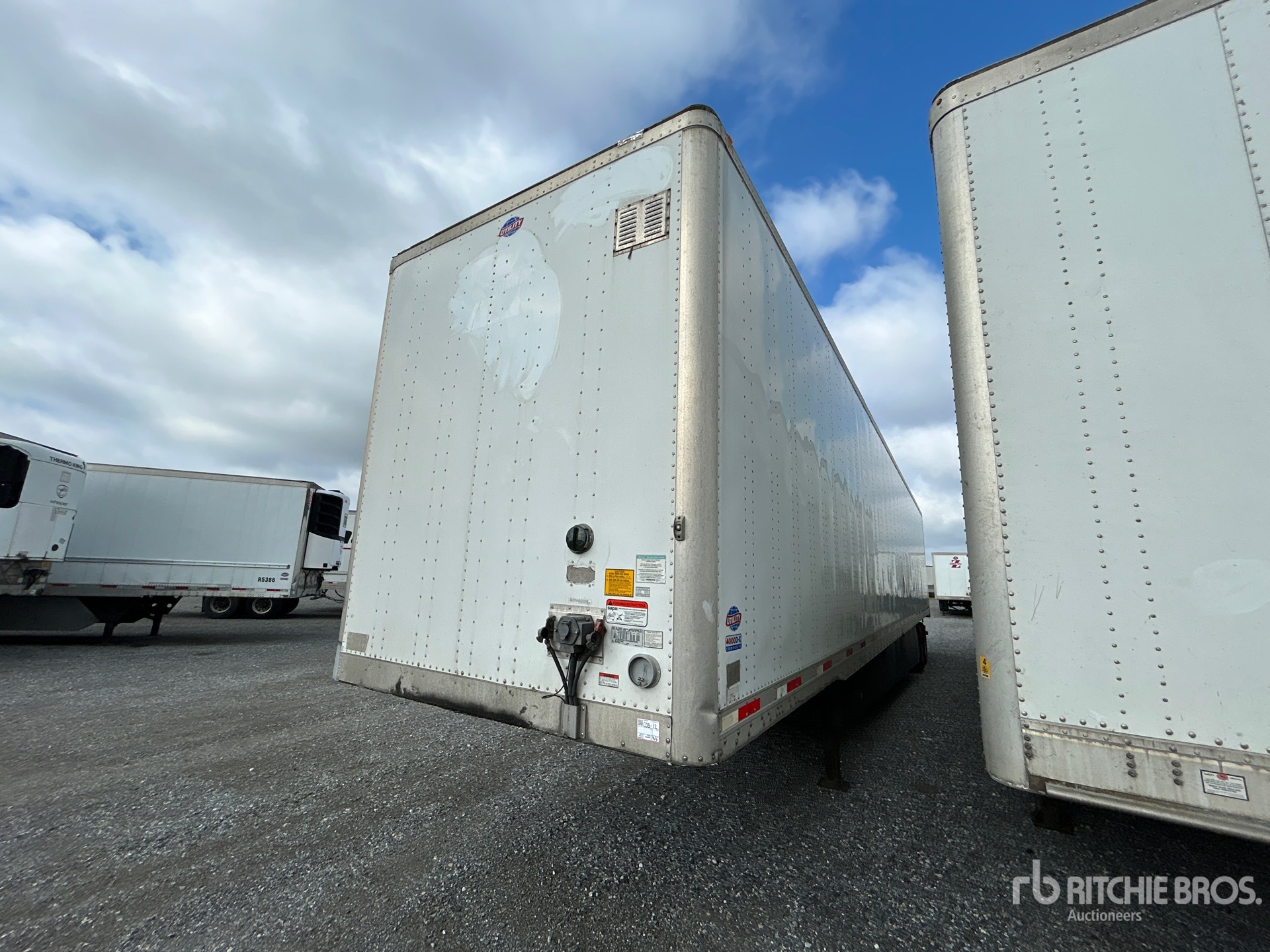 2020 Utility 53 ft x 102 in T/A Van Trailer