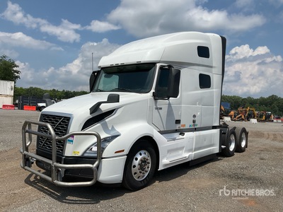 2021 Volvo VNL 6x4 3- Achs Sattelzugmaschine mit Schlafkabine
