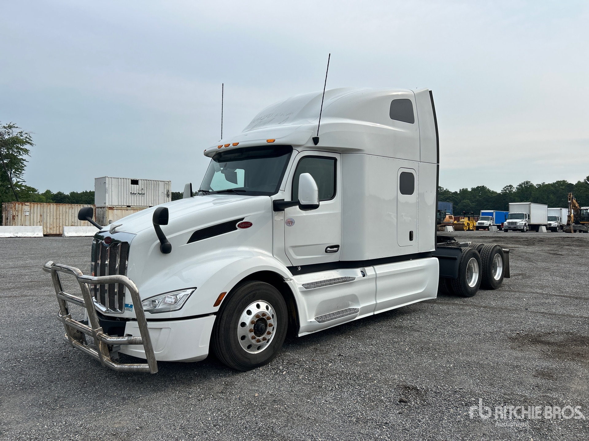 2022 Peterbilt 579 6x4 T/A Sleeper Truck Tractor