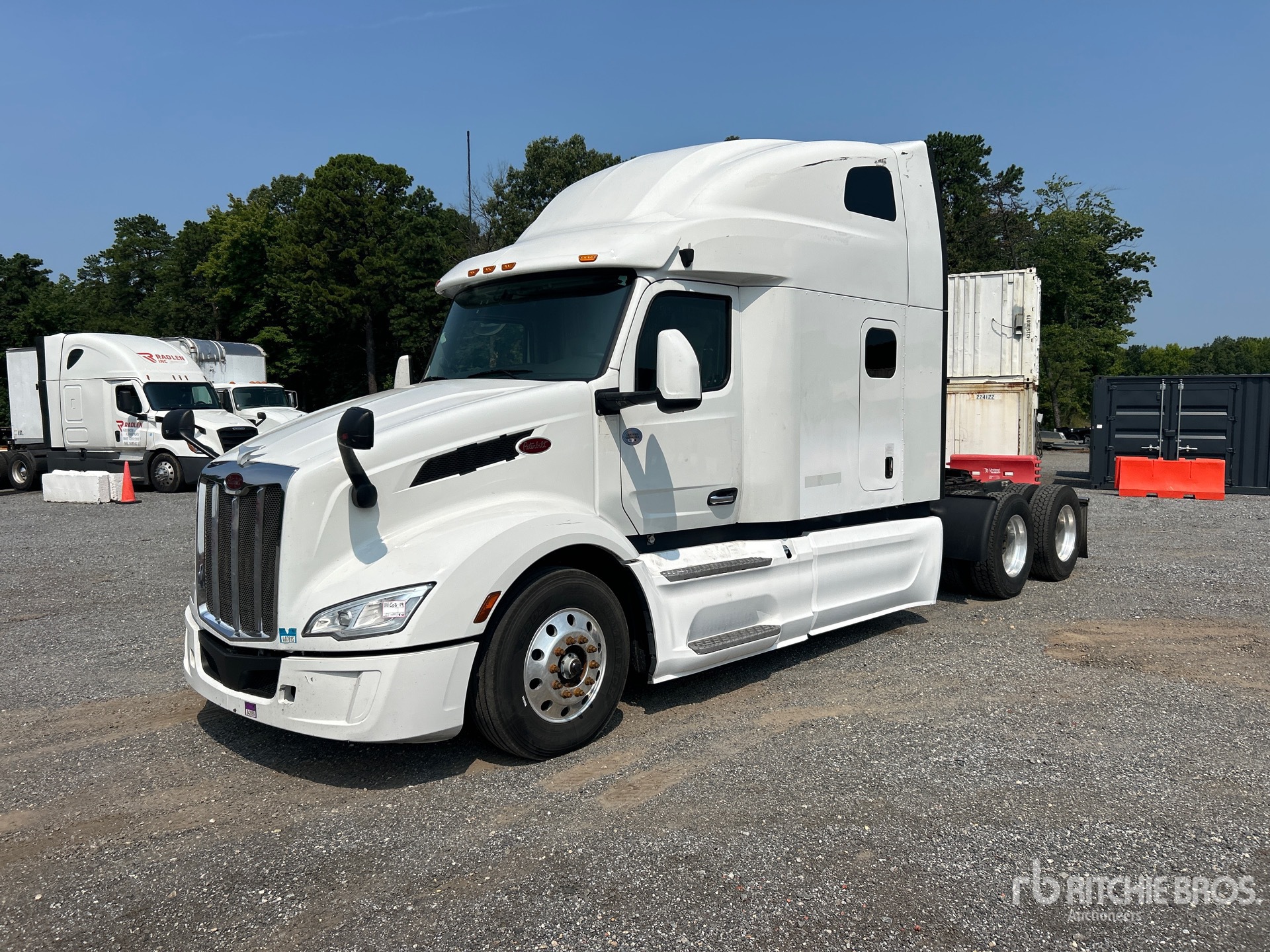 2022 Peterbilt 579 6x4 T/A Sleeper Truck Tractor