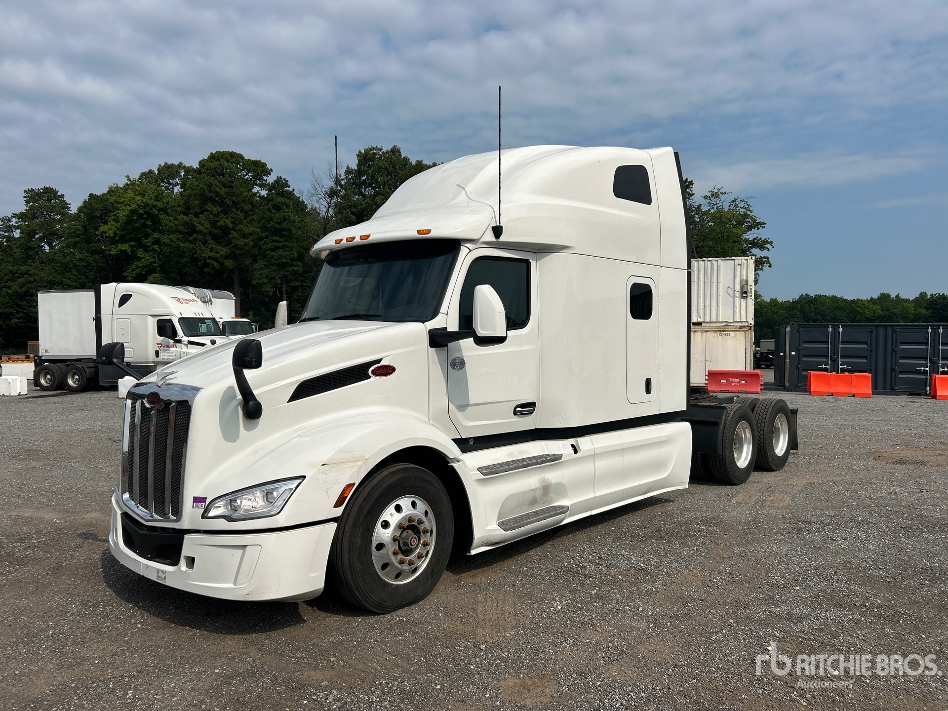 2022 Peterbilt 579 6x4 T/A Sleeper Truck Tractor