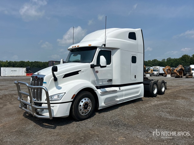 2022 Peterbilt 579 6x4 T/A Sleeper Truck Tractor