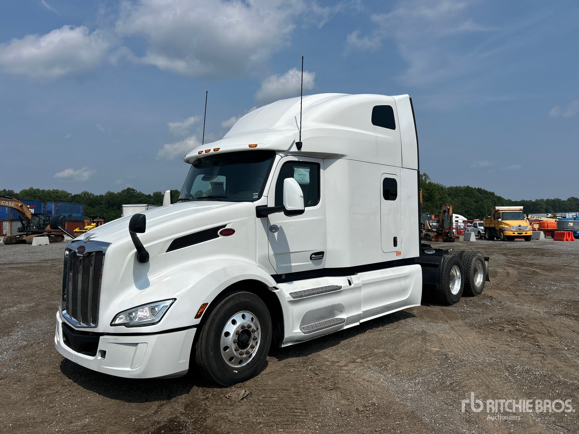 2022 Peterbilt 579 6x4 T/A Sleeper Truck Tractor