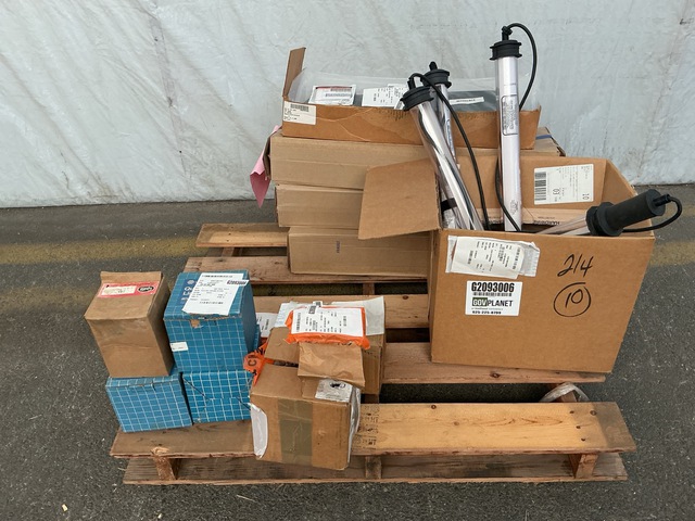 (3) Lighting Fixtures, (4) Tent Lights, (25) Lamps & Assorted Items (3) Lighting Fixtures, (4) Tent Lights, (25) Lamps & Assorted Items