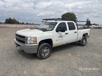 2013 Chevrolet Silverado 2500HD 4x4 Crew Cab Pickup