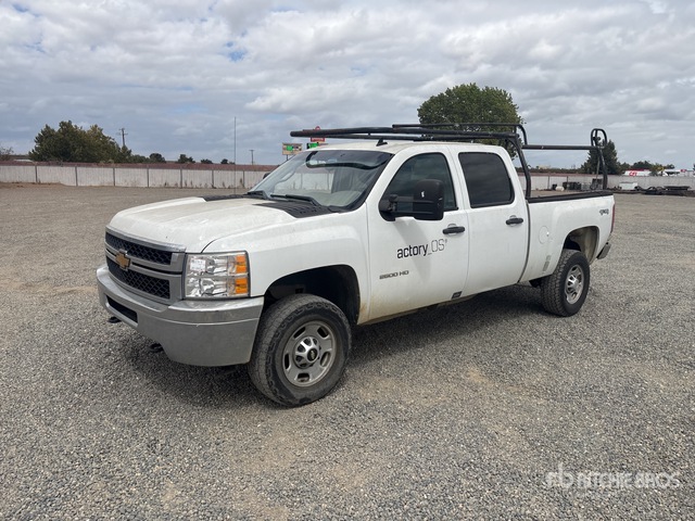 2013 Chevrolet Silverado 2500HD 4x4 Crew Cab Pickup
