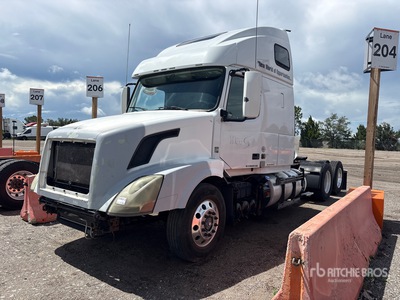 2015 Volvo VNL670 6x4 Tracteur routier couchette