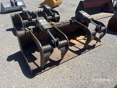 2014 Bobcat 80 in Skid Steer Grapple Bucket