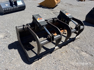 2016 Bobcat 68IG 68 in Skid Steer Grapple Bucket