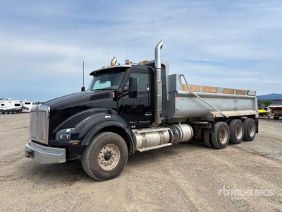 2018 Kenworth T880 8x6 Tri/A Dump Truck