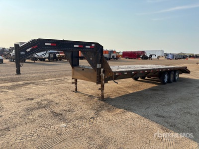 2009 Load Max 30 ft Tri/A Gooseneck Equipment Trailer