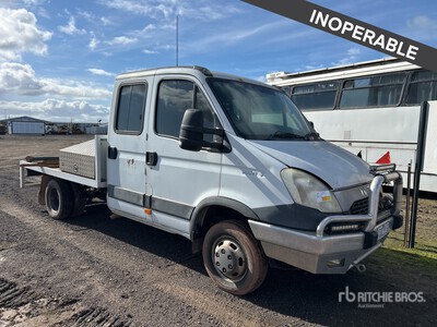 2014 Iveco Daily 50 series 4x2 Crew Cab Ciężarówka z płaską platformą (Inoperable)