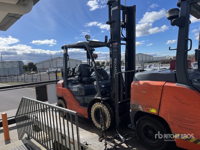 2017 Toyota 32-8FG25 Carretilla Elevadora