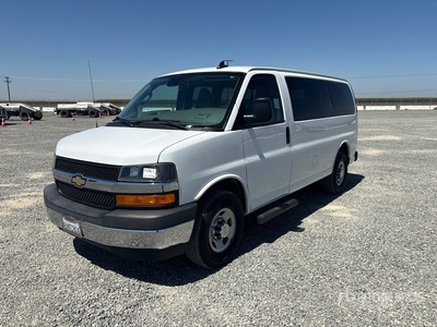 2020 Chevrolet Express 2500 فان نقل ركاب