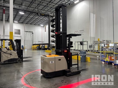 Crown SP4050-30 3000 lb Order picker