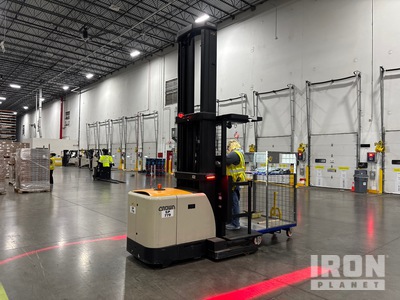 Crown SP4050-30 3000 lb Order picker
