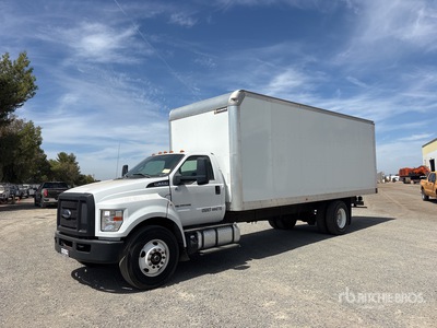 2018 Ford F-650 4x2 شاحنة فان