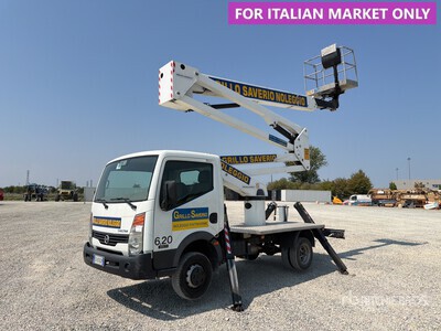 2010 Cela TP24 24 m on 2010 Nissan Cabstar 35.11 Camión con Canastilla
