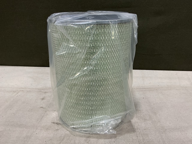 (70) Donaldson P15-2241 Intake Air Cleaner Filters
