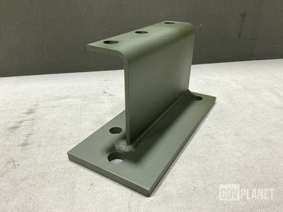 (32) 10951231 Engine Mounting Brackets