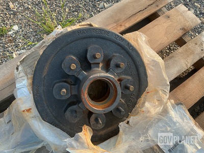 (3) Dexter 8-219 Vehicular Wheel Hubs