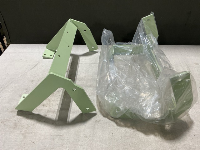 (12) Basic Rubber & Plastics 137709 Mounting Brackets