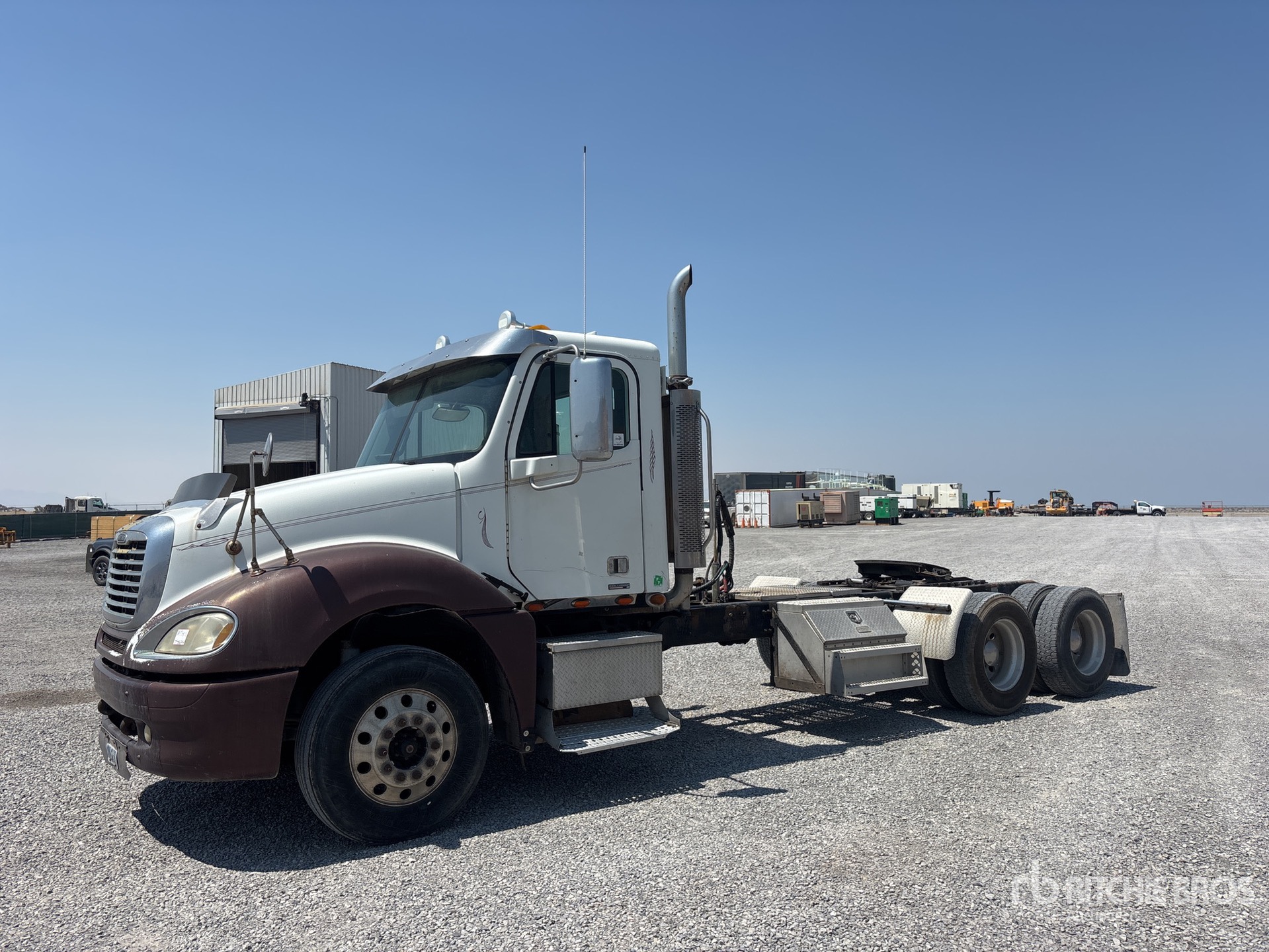 2007 Freightliner Columbia 120 6x4 T/A Day Cab Truck Tractor