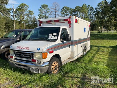2005 Ford E-350 Super Duty Ambulance