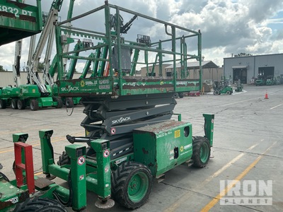 2016 Skyjack SJ6832RT 4x4 Diesel Elevador de tijera