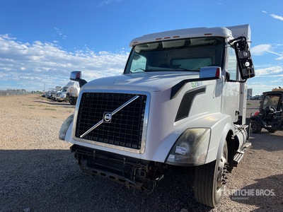2015 Volvo VNL 6x4 トラックトラクター（T/A）