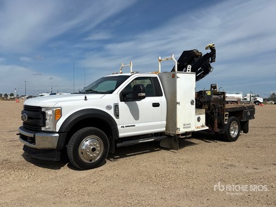 2014 Hiab 077ES-4CLX 2800 kg Knuckle Boom on 2017 Ford F-550 XL 4x4 mobiele kraan