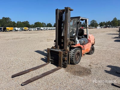 2012 Toyota 7FDAU50 7000 lb Forklift (Inoperable)