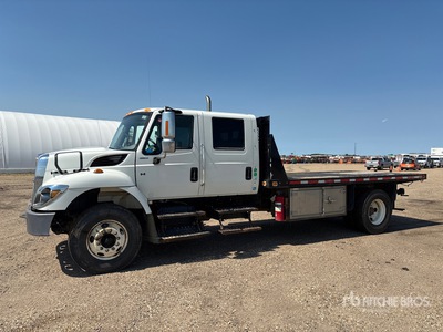 2014 International WorkStar 7300 4x2 Crew Cab Flatbed Truck
