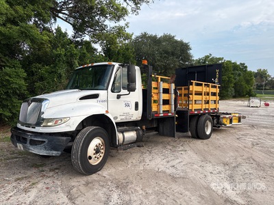 2015 International 4300 4x2 Camion amortisseur d'impact